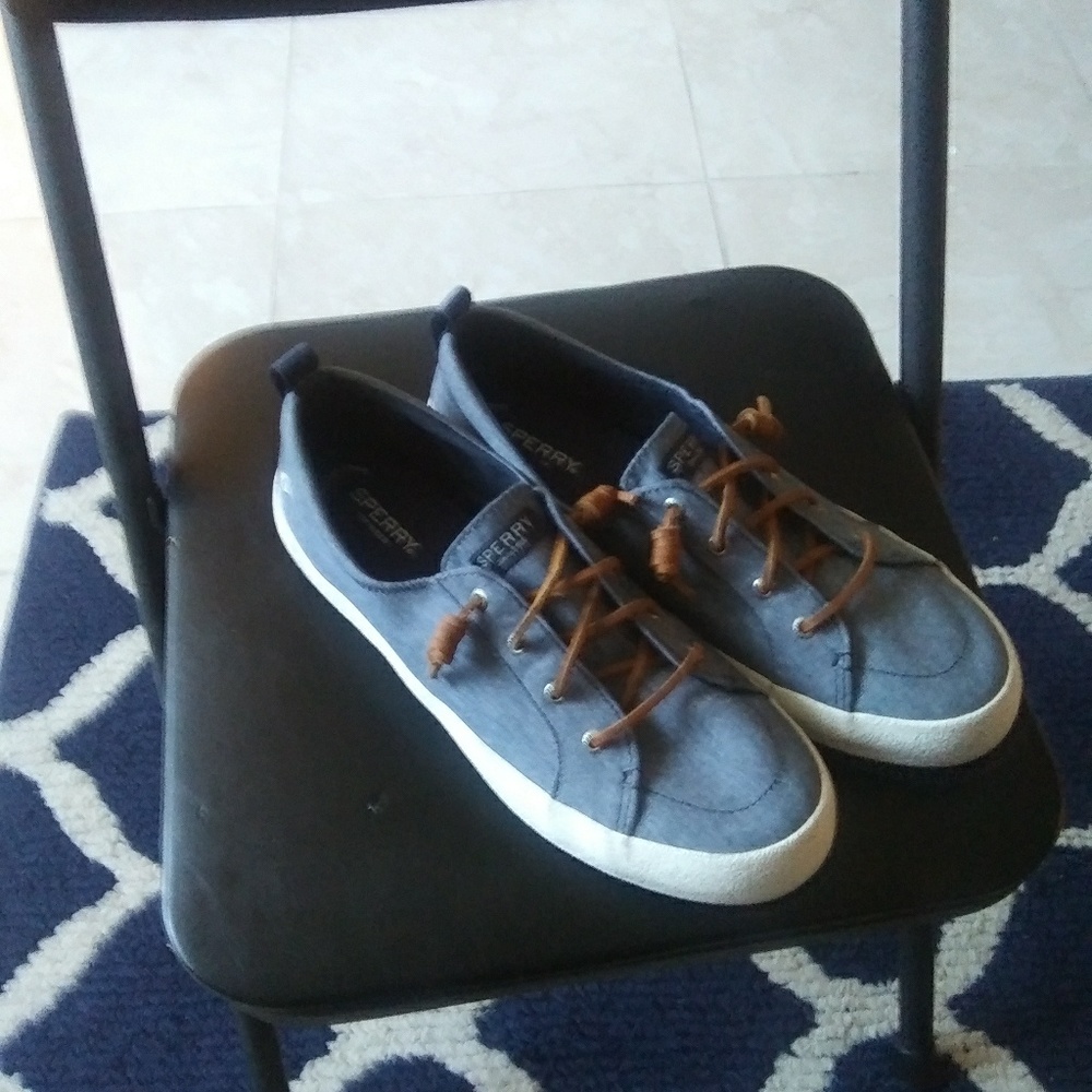 Women's shoes